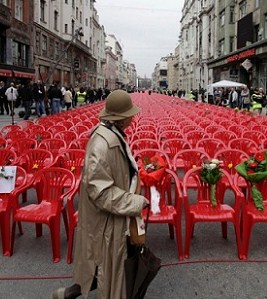 Sedie rosse a Sarajevo